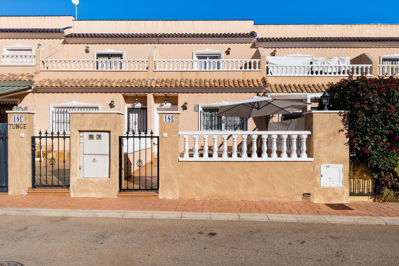 Bungalow La Zenia Cerca De La Playa Orihuela Bagian luar foto