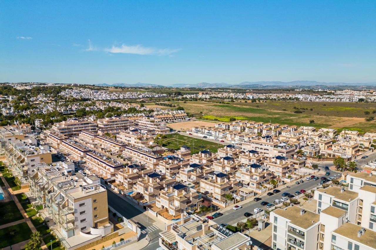 Bungalow La Zenia Cerca De La Playa Orihuela Bagian luar foto