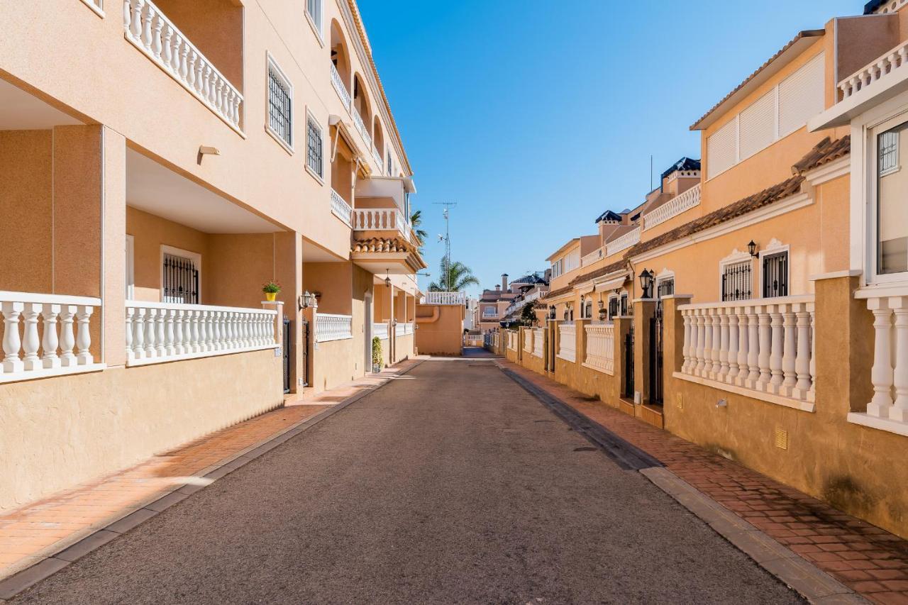 Bungalow La Zenia Cerca De La Playa Orihuela Bagian luar foto