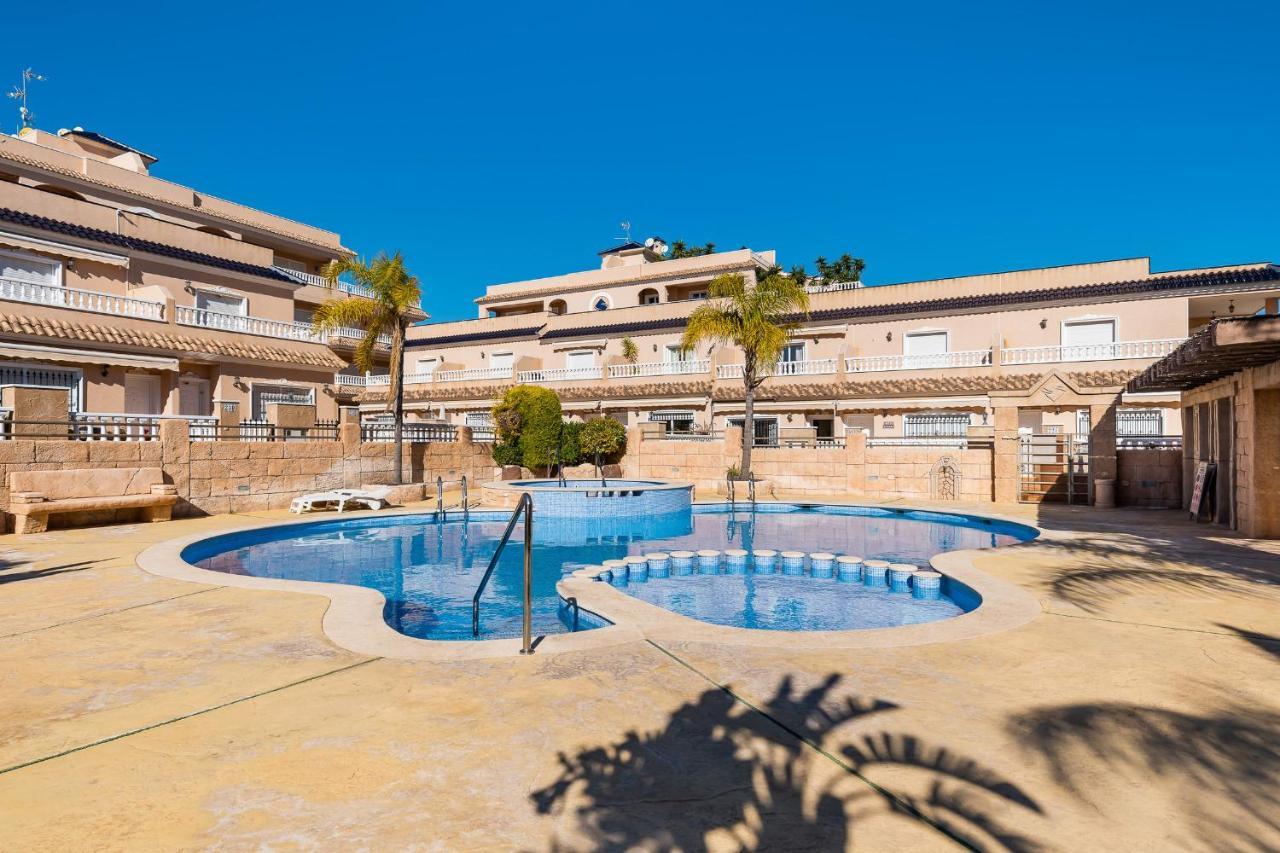 Bungalow La Zenia Cerca De La Playa Orihuela Bagian luar foto
