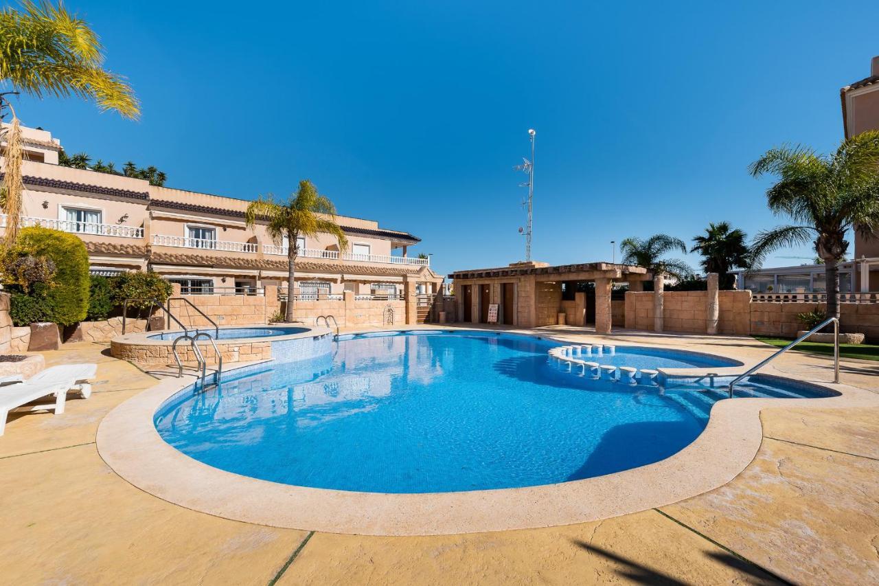 Bungalow La Zenia Cerca De La Playa Orihuela Bagian luar foto