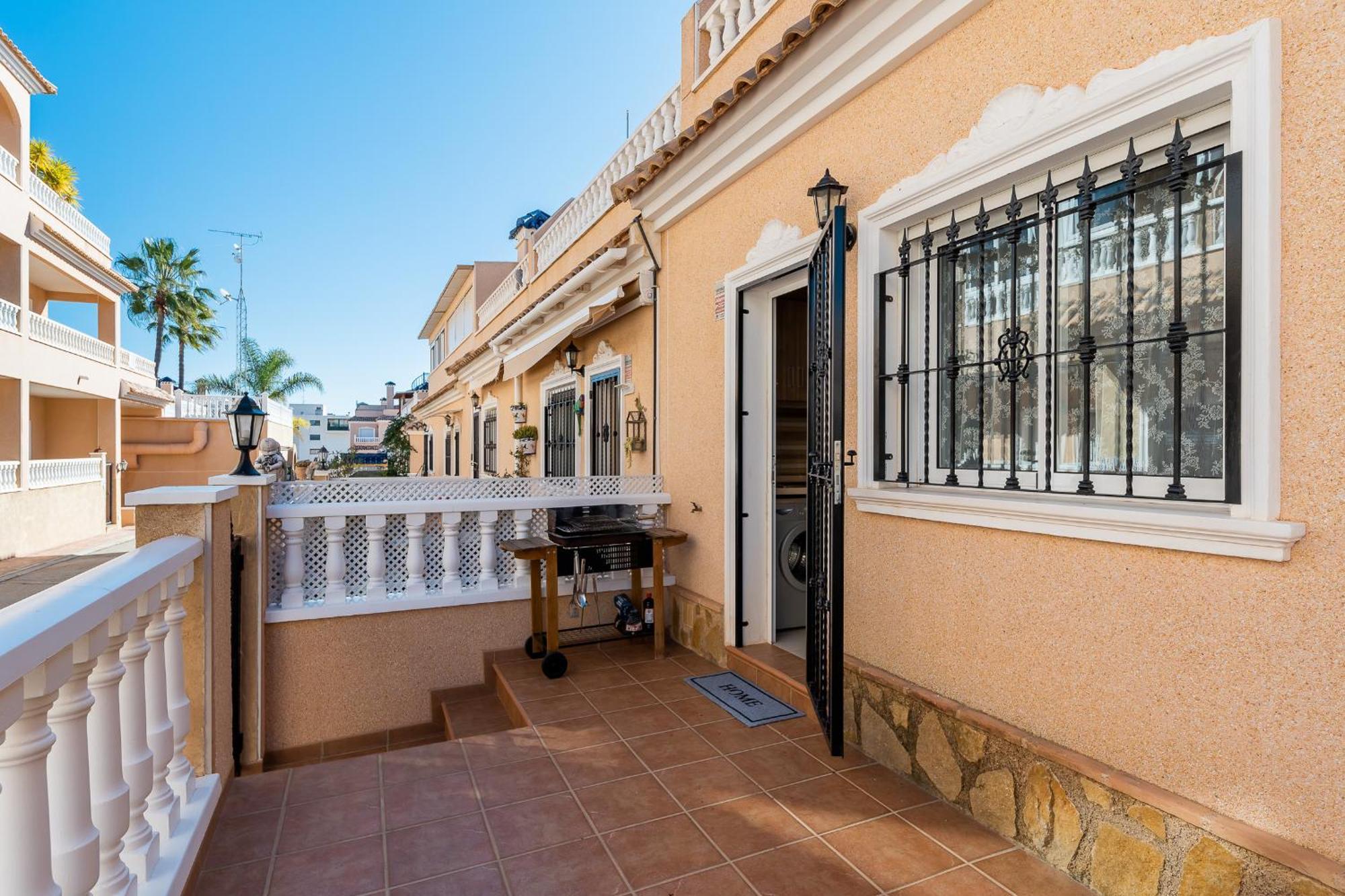 Bungalow La Zenia Cerca De La Playa Orihuela Bagian luar foto